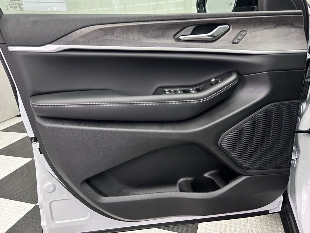 2025 Jeep Grand Cherokee L Limited Portland OR