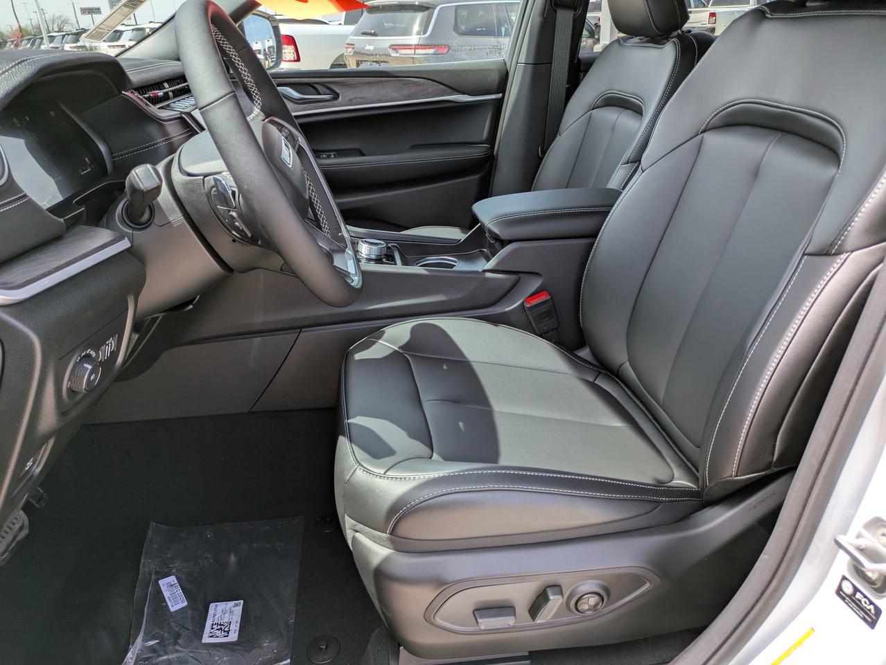 2025 Jeep Grand Cherokee L Limited Castroville TX