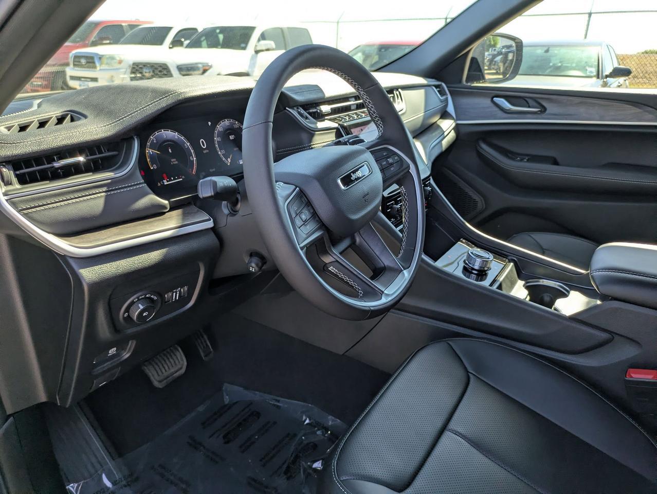 2025 Jeep Grand Cherokee L Limited Castroville TX