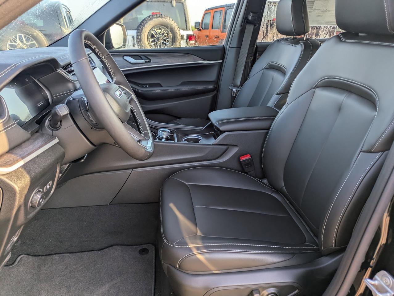 2025 Jeep Grand Cherokee L Limited Castroville TX