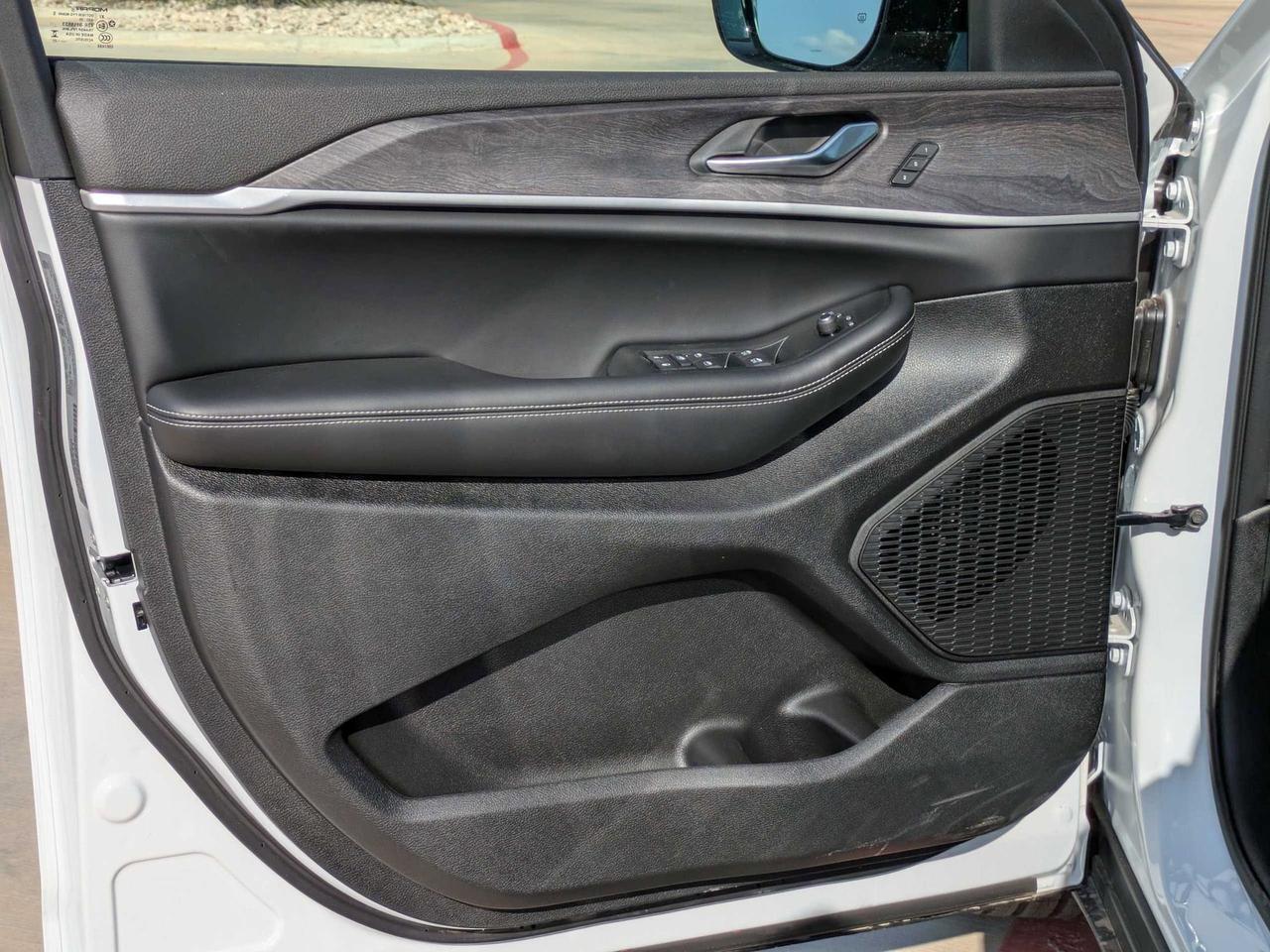 2025 Jeep Grand Cherokee L Limited Castroville TX