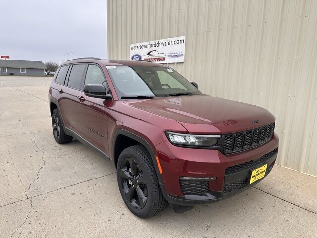 2025 Jeep Grand Cherokee Limited photo 2