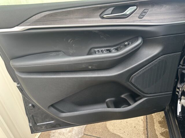 2025 Jeep Grand Cherokee L Limited Watertown SD