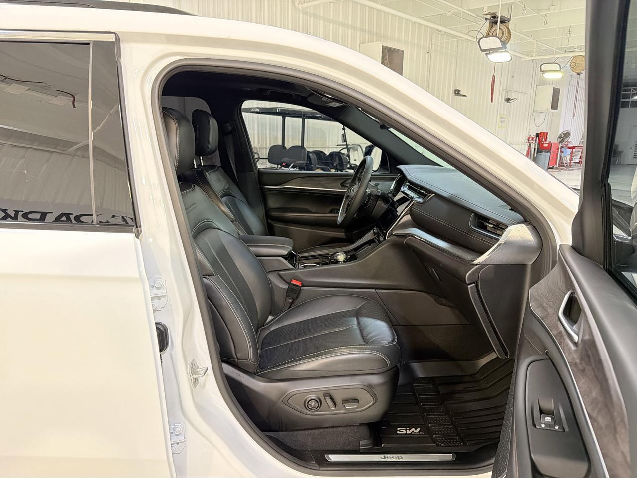 2025 Jeep Grand Cherokee L Overland San Antonio TX