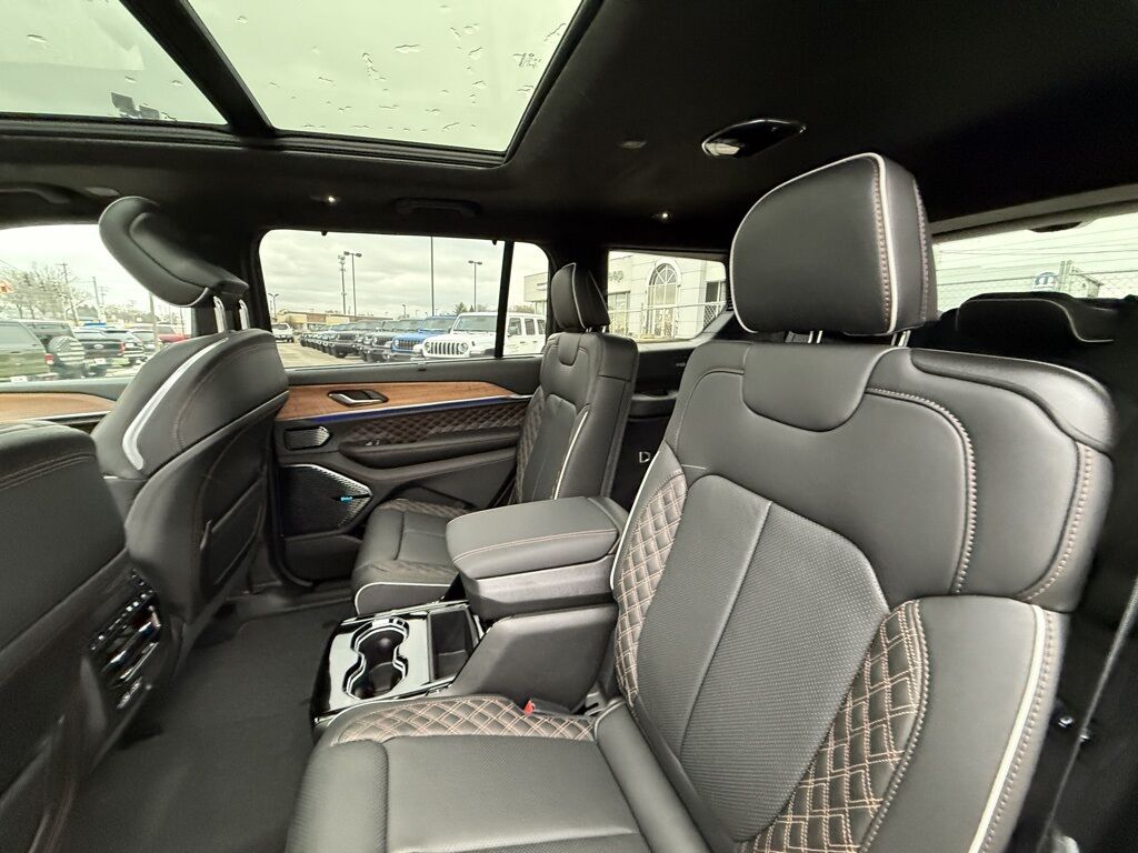 2025 Jeep Grand Cherokee L Summit Crestwood KY