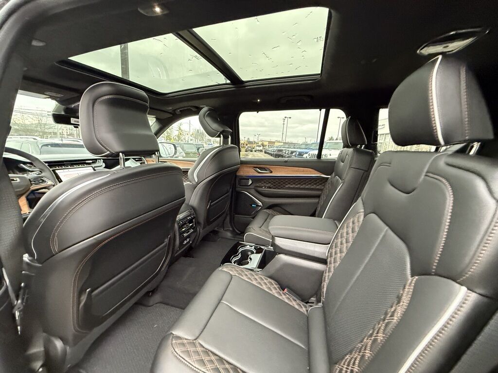 2025 Jeep Grand Cherokee L Summit Crestwood KY