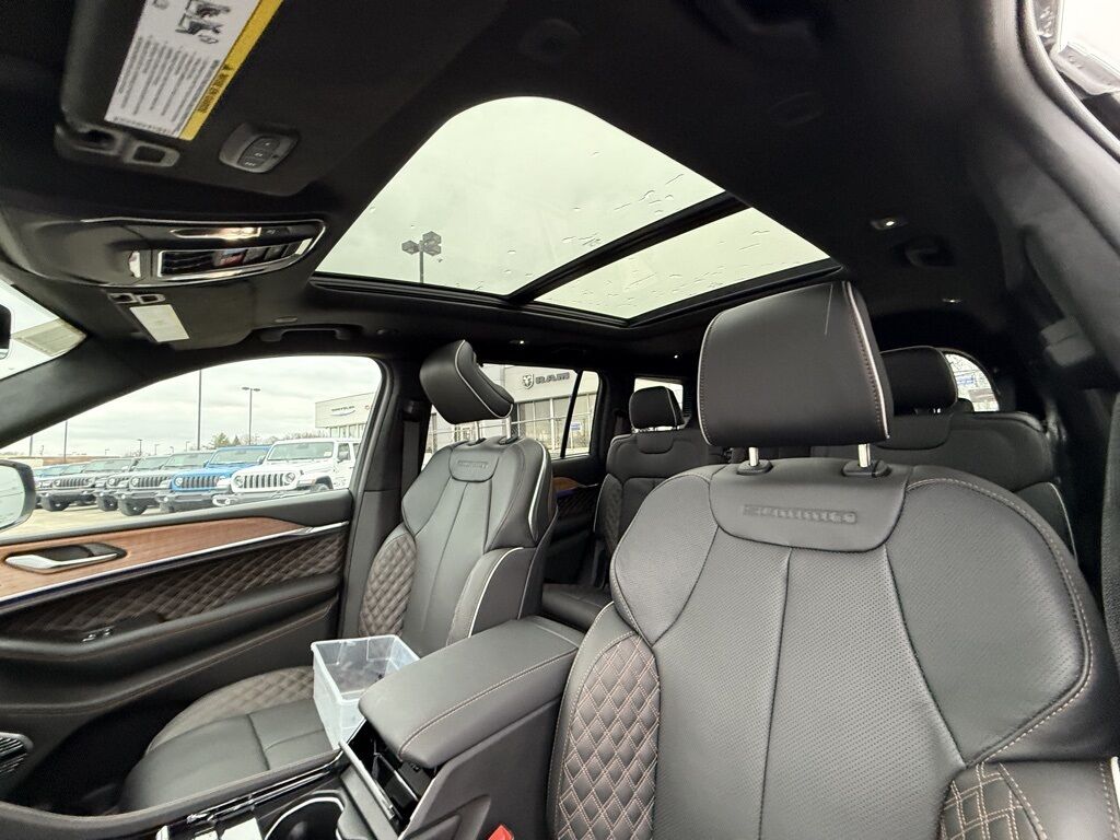 2025 Jeep Grand Cherokee L Summit Crestwood KY