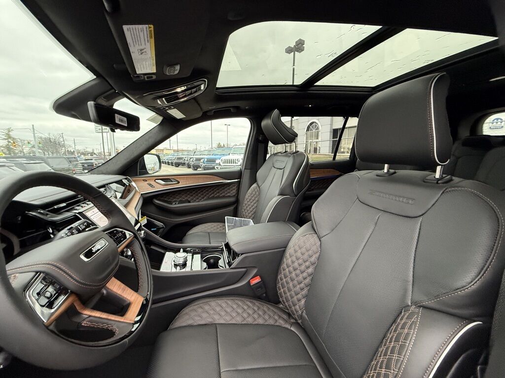 2025 Jeep Grand Cherokee L Summit Crestwood KY