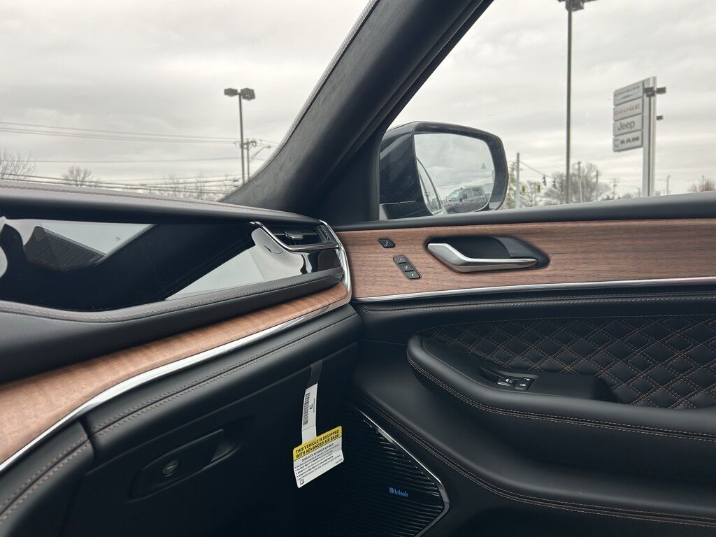 2025 Jeep Grand Cherokee L Summit Crestwood KY