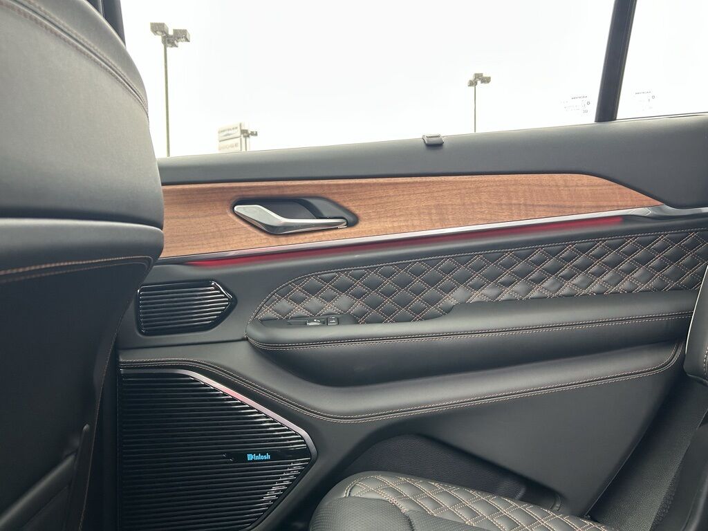 2025 Jeep Grand Cherokee L Summit Crestwood KY