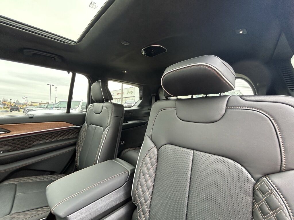 2025 Jeep Grand Cherokee L Summit Crestwood KY