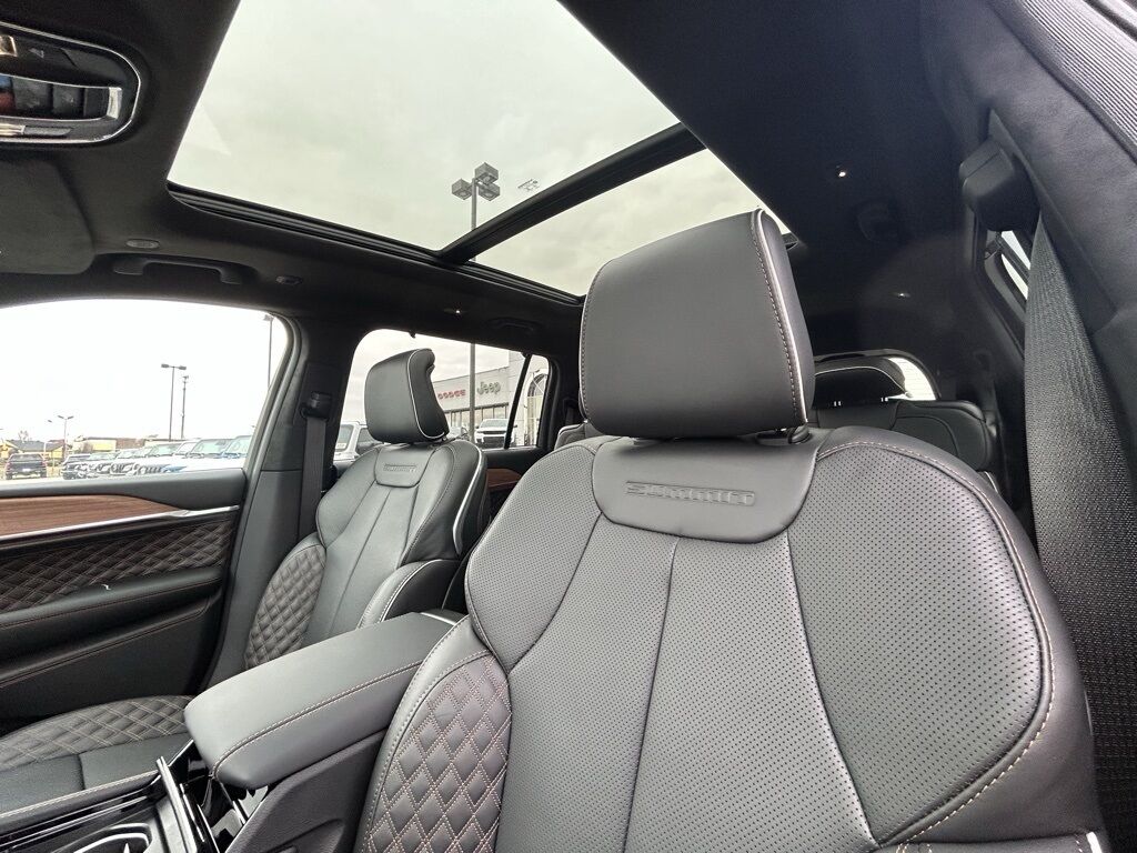 2025 Jeep Grand Cherokee L Summit Crestwood KY