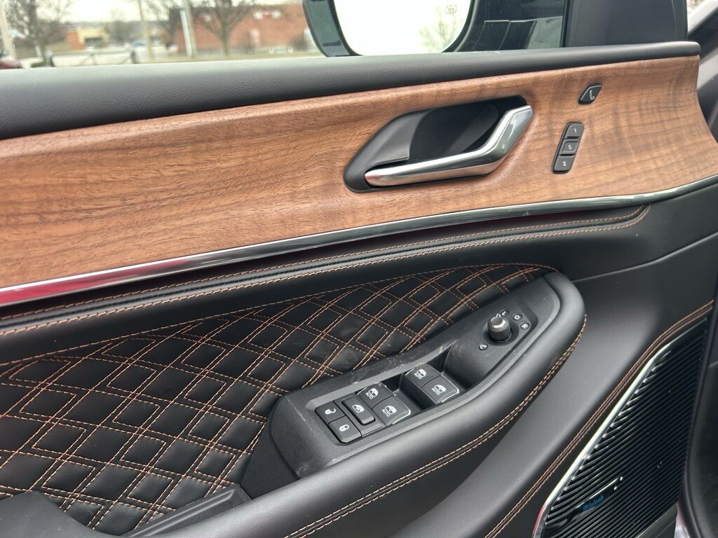 2025 Jeep Grand Cherokee L Summit Crestwood KY