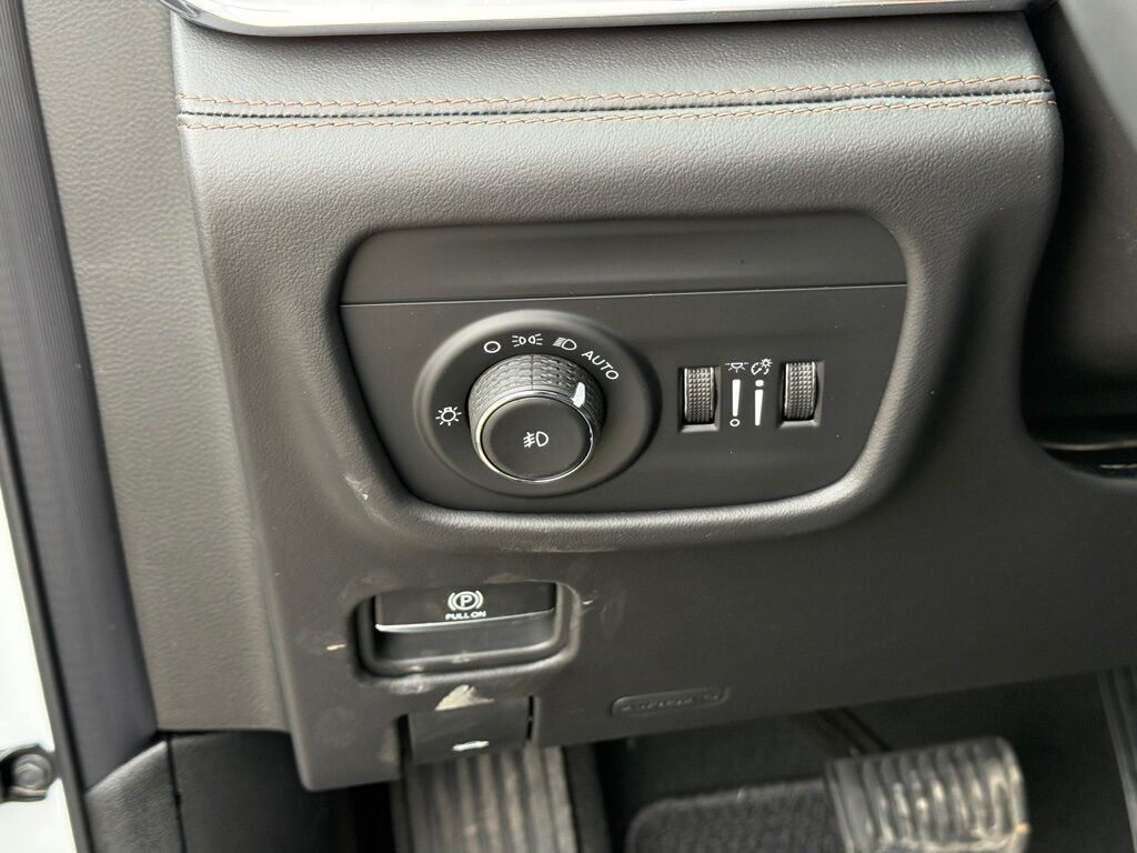 2025 Jeep Grand Cherokee L Summit Crestwood KY