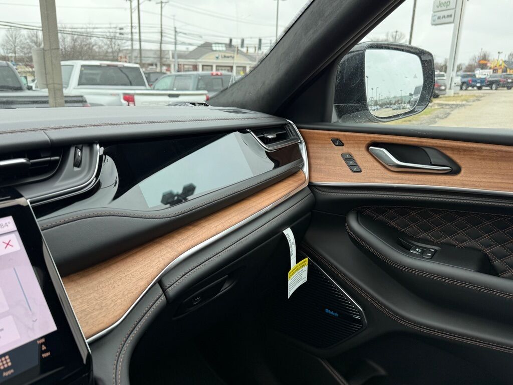 2025 Jeep Grand Cherokee L Summit Crestwood KY