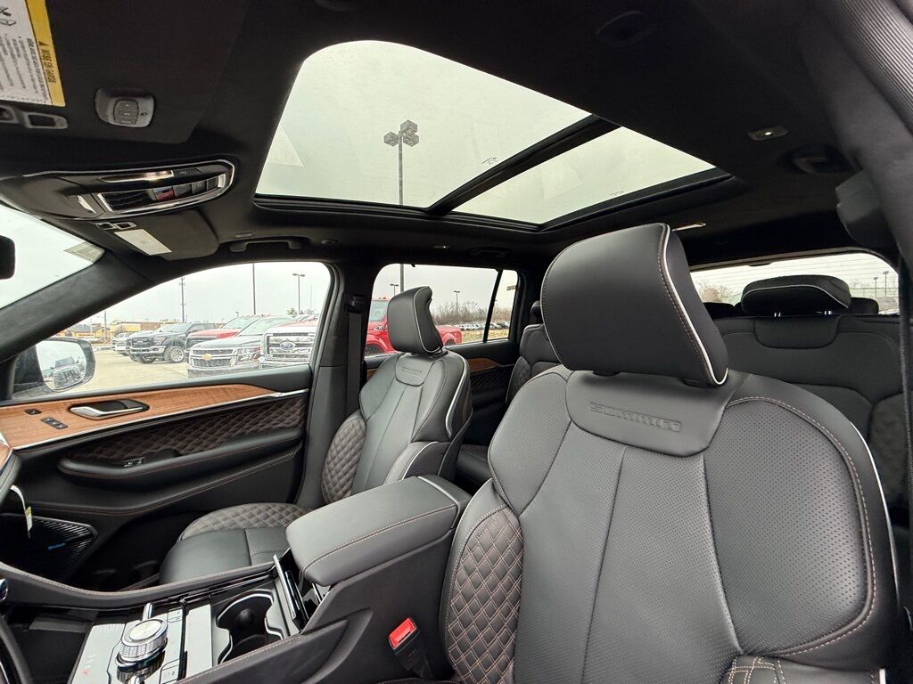 2025 Jeep Grand Cherokee L Summit Crestwood KY