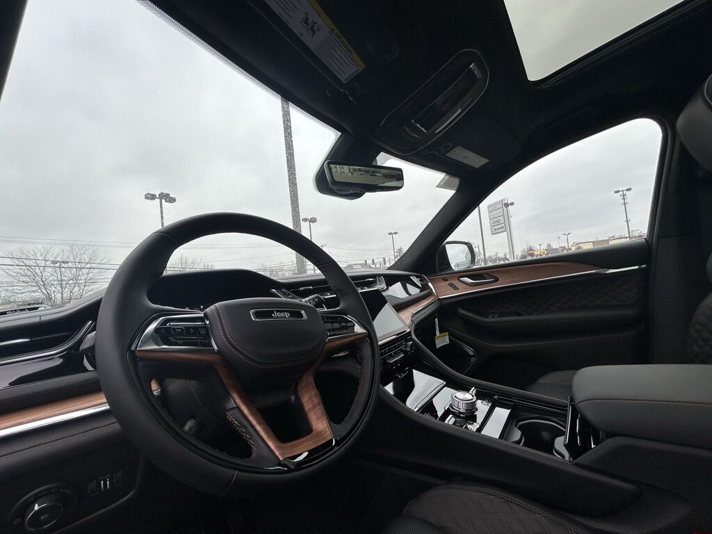 2025 Jeep Grand Cherokee L Summit Crestwood KY