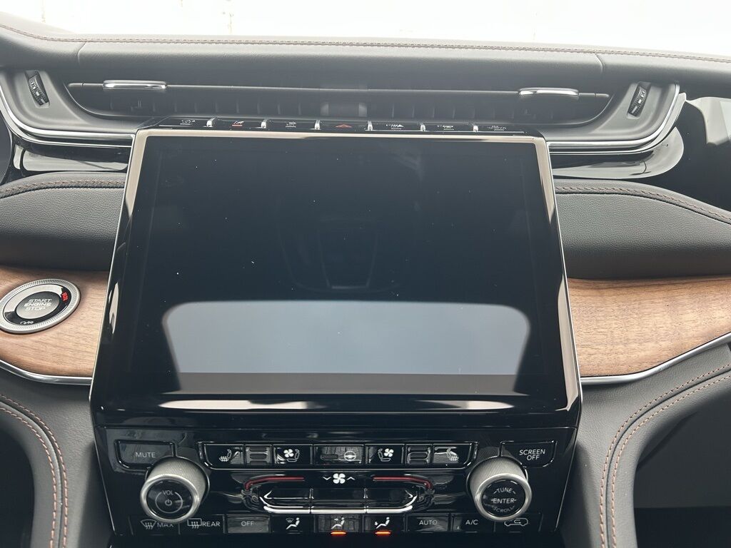 2025 Jeep Grand Cherokee L Summit Crestwood KY