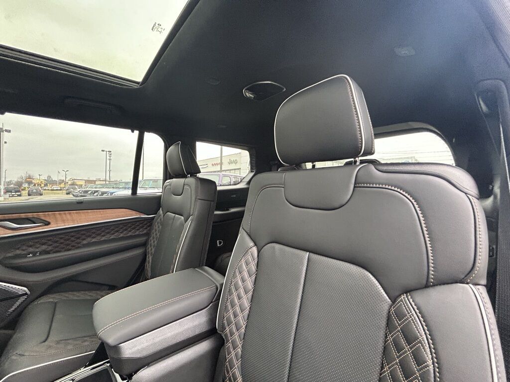 2025 Jeep Grand Cherokee L Summit Crestwood KY