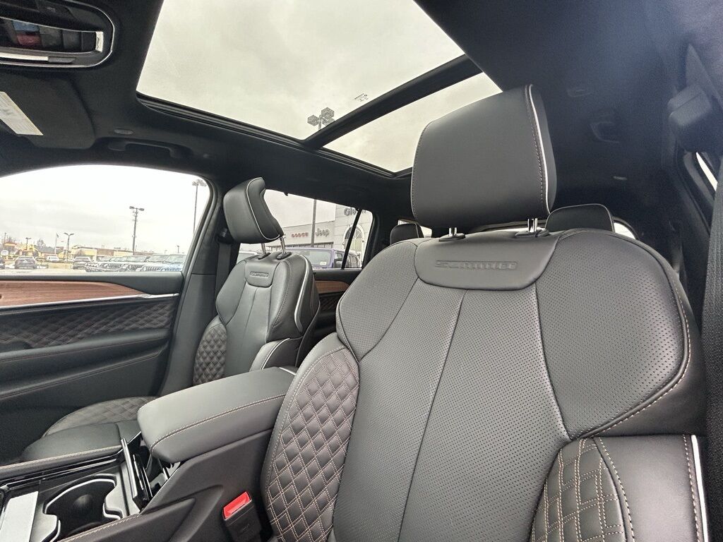 2025 Jeep Grand Cherokee L Summit Crestwood KY