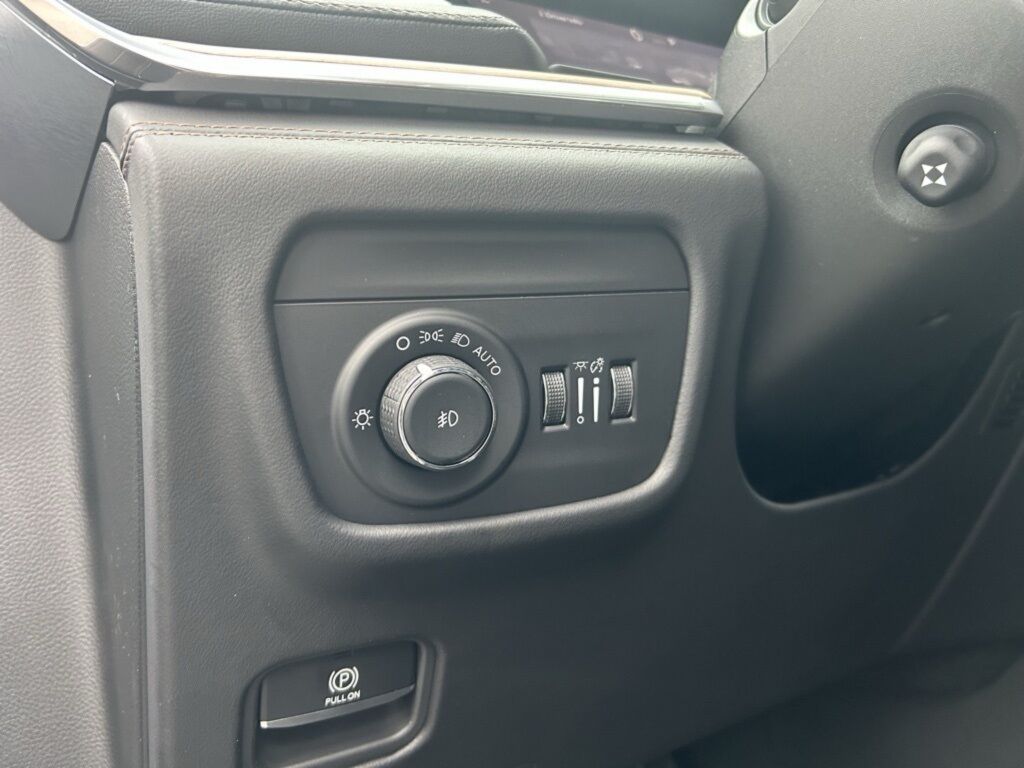 2025 Jeep Grand Cherokee L Summit Crestwood KY