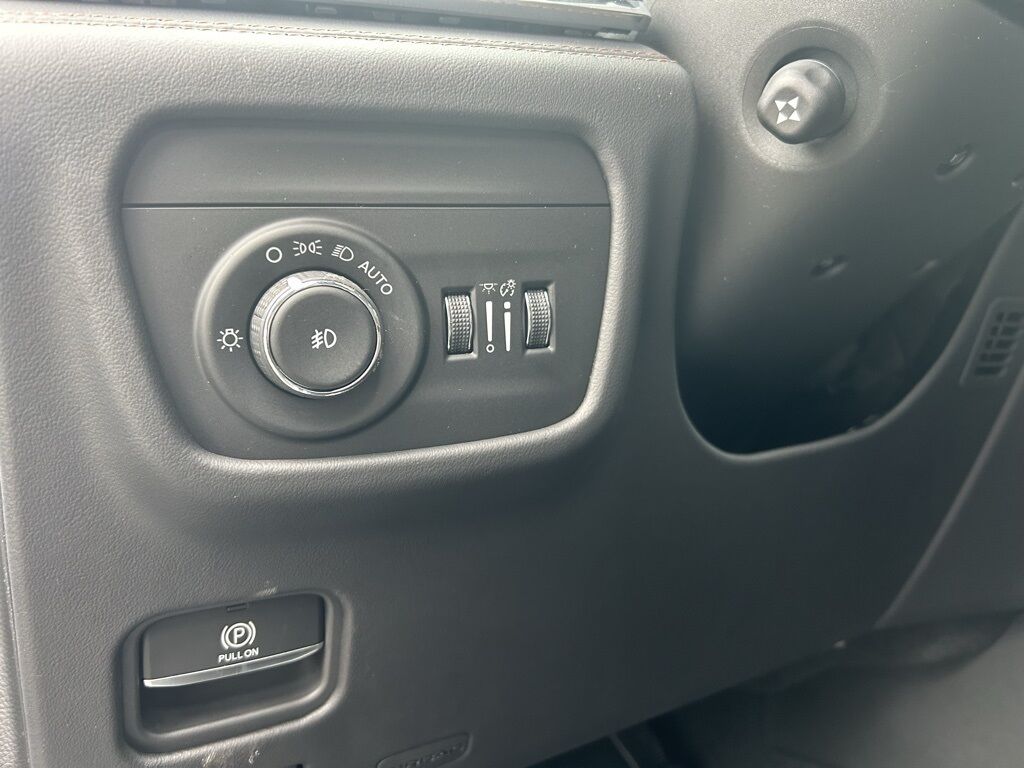 2025 Jeep Grand Cherokee L Summit Crestwood KY