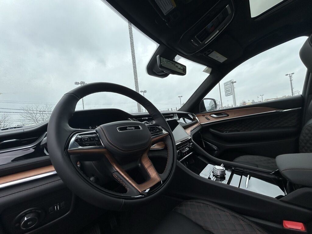 2025 Jeep Grand Cherokee L Summit Crestwood KY