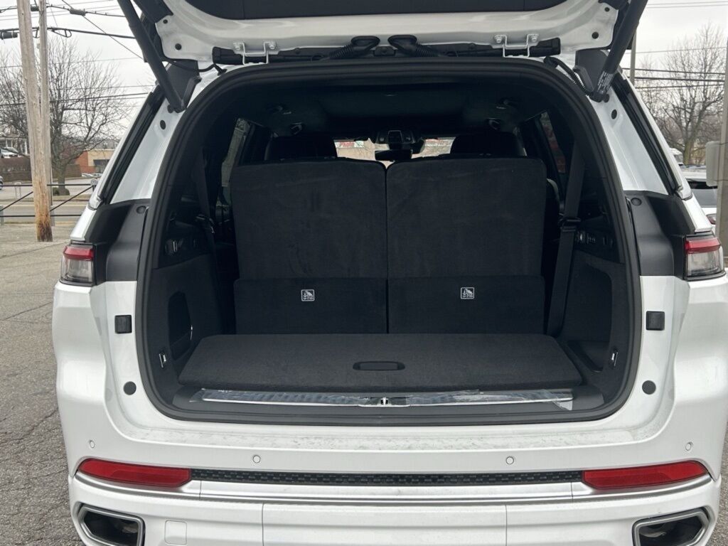 2025 Jeep Grand Cherokee L Summit Crestwood KY