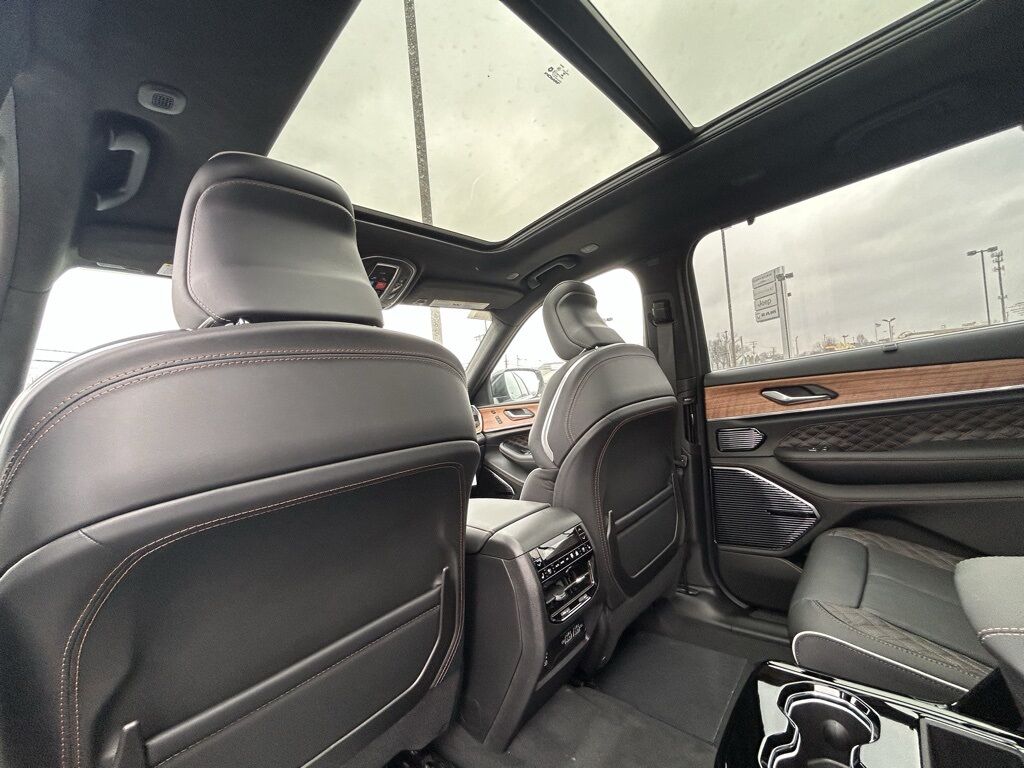 2025 Jeep Grand Cherokee L Summit Crestwood KY