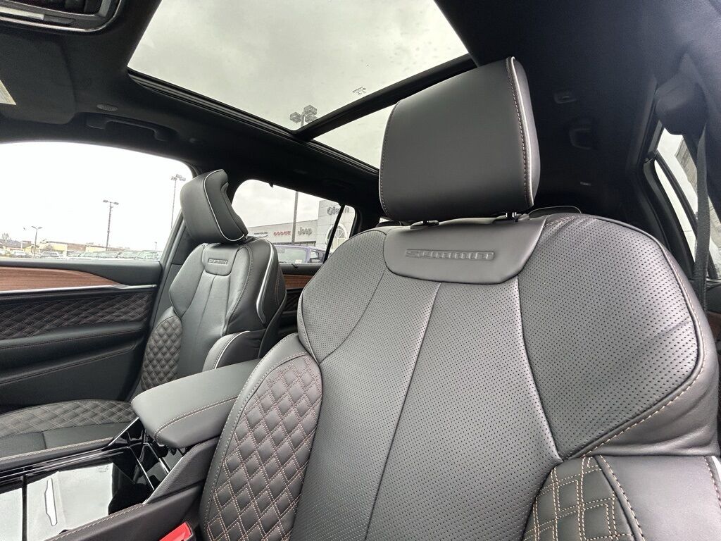 2025 Jeep Grand Cherokee L Summit Crestwood KY