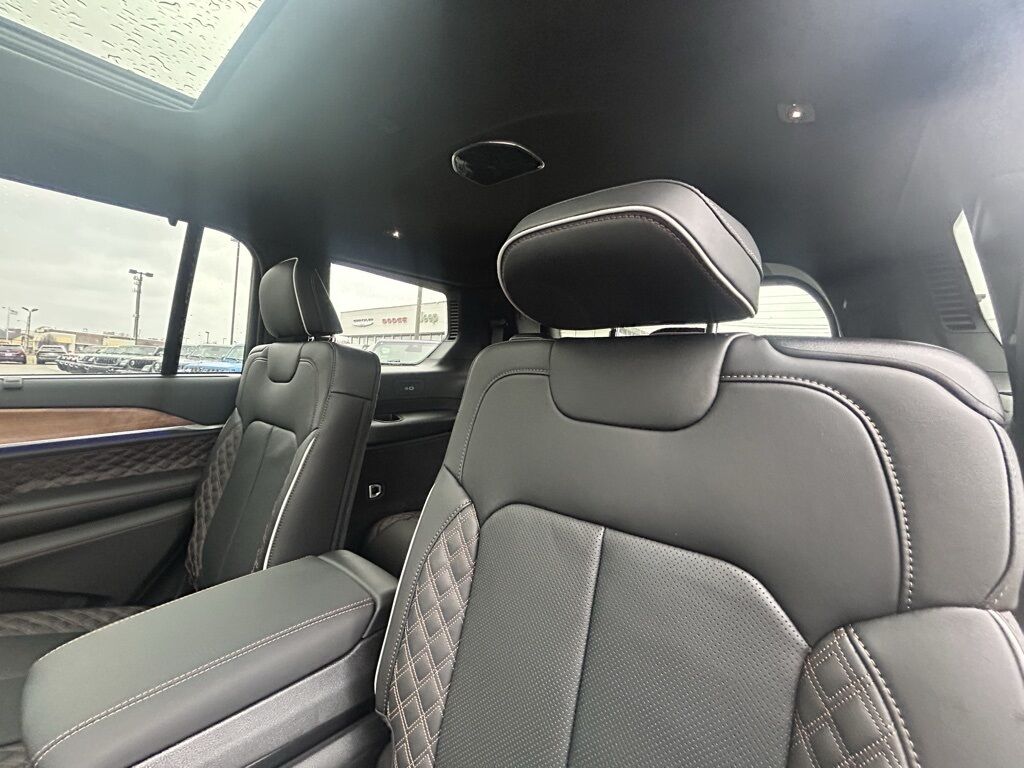 2025 Jeep Grand Cherokee L Summit Crestwood KY