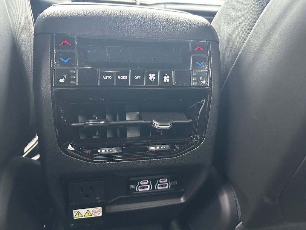 2025 Jeep Grand Cherokee L Summit Crestwood KY