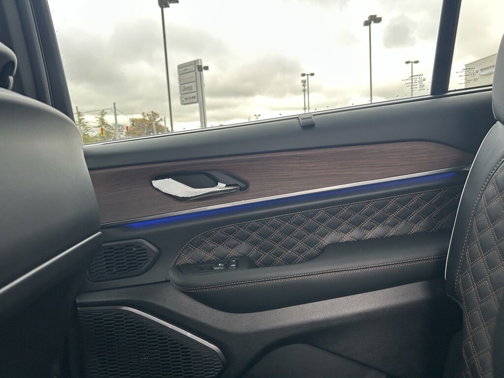 2025 Jeep Grand Cherokee L Summit Crestwood KY