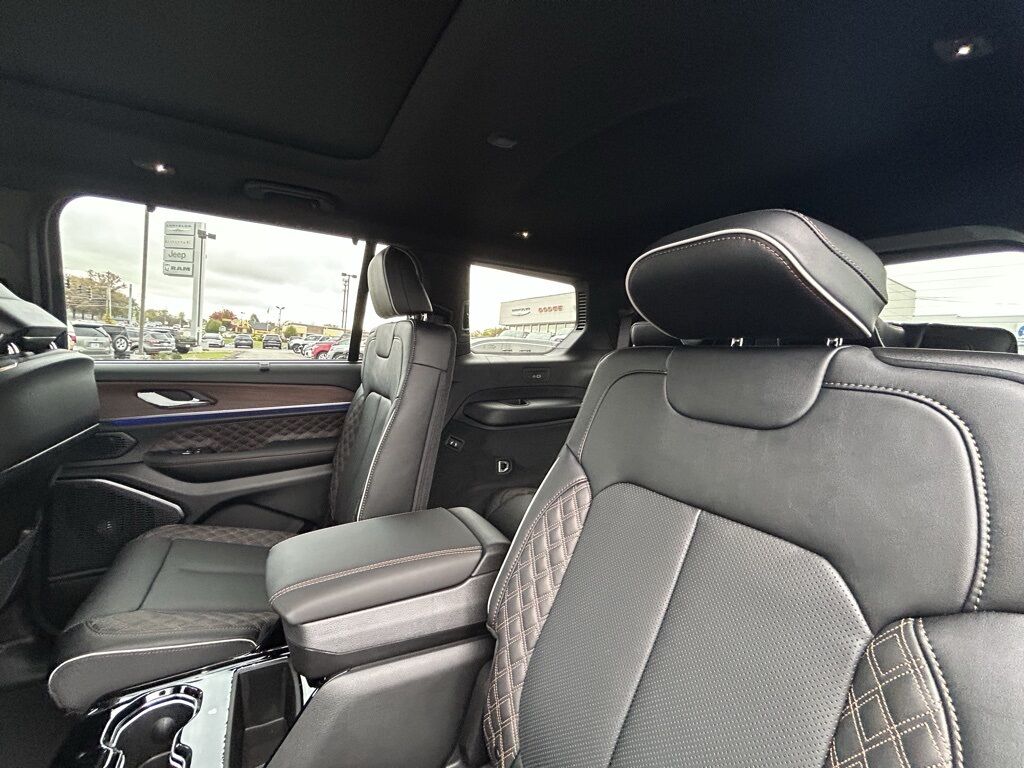 2025 Jeep Grand Cherokee L Summit Crestwood KY