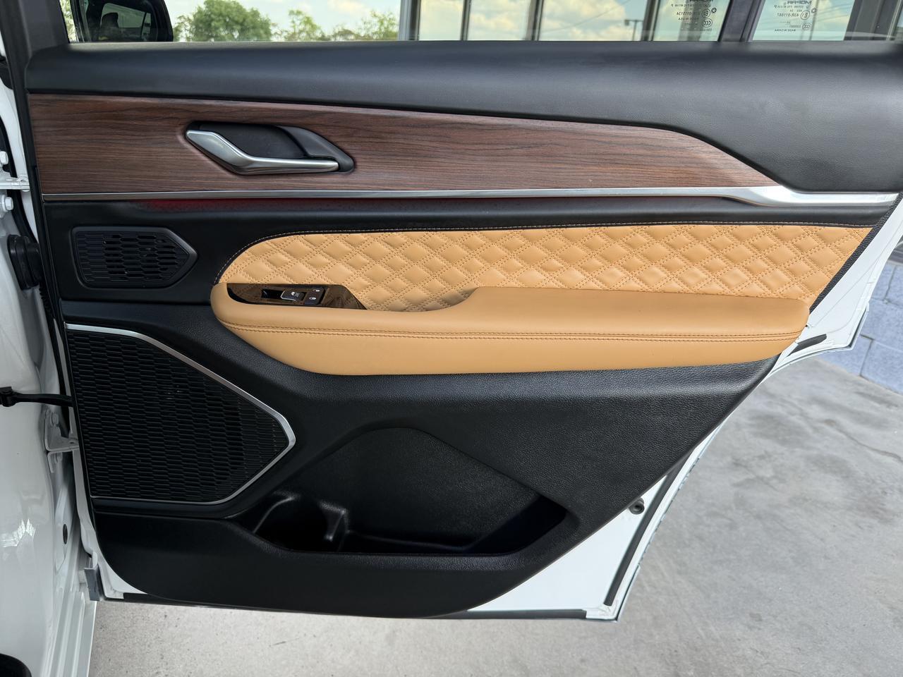 2025 Jeep Grand Cherokee L Summit Knoxville TN