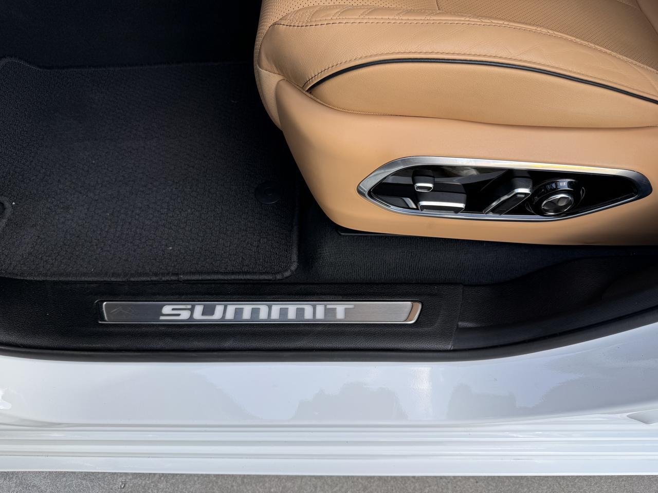 2025 Jeep Grand Cherokee L Summit Knoxville TN