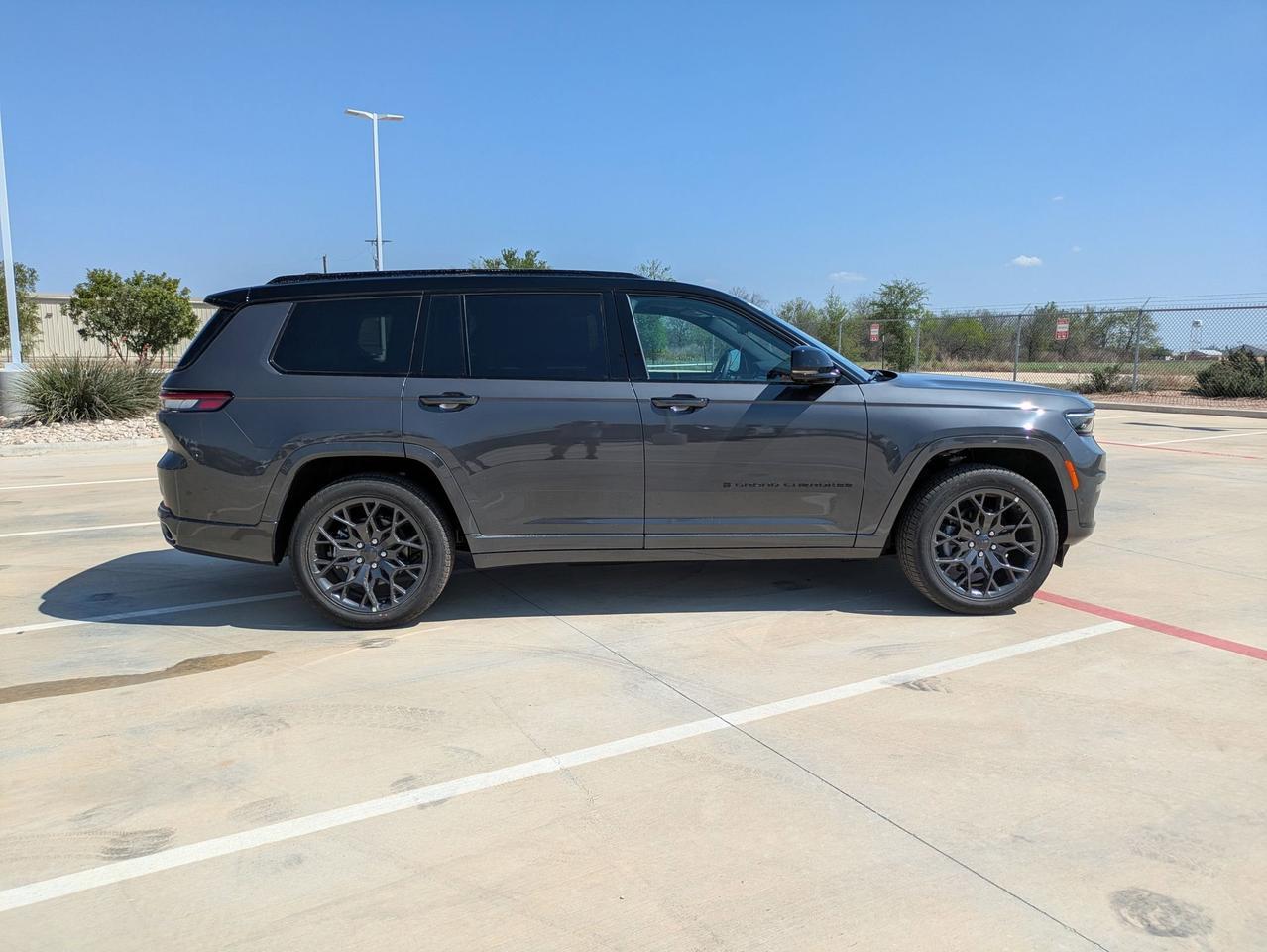 2025 Jeep Grand Cherokee L Summit Reserve