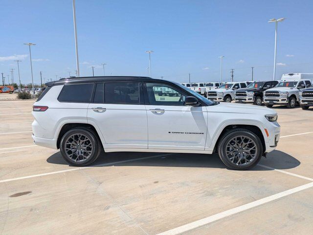 2025 Jeep Grand Cherokee L Summit Reserve Castroville TX