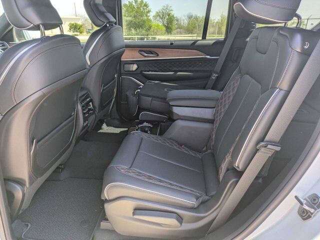 2025 Jeep Grand Cherokee L Summit Reserve Castroville TX