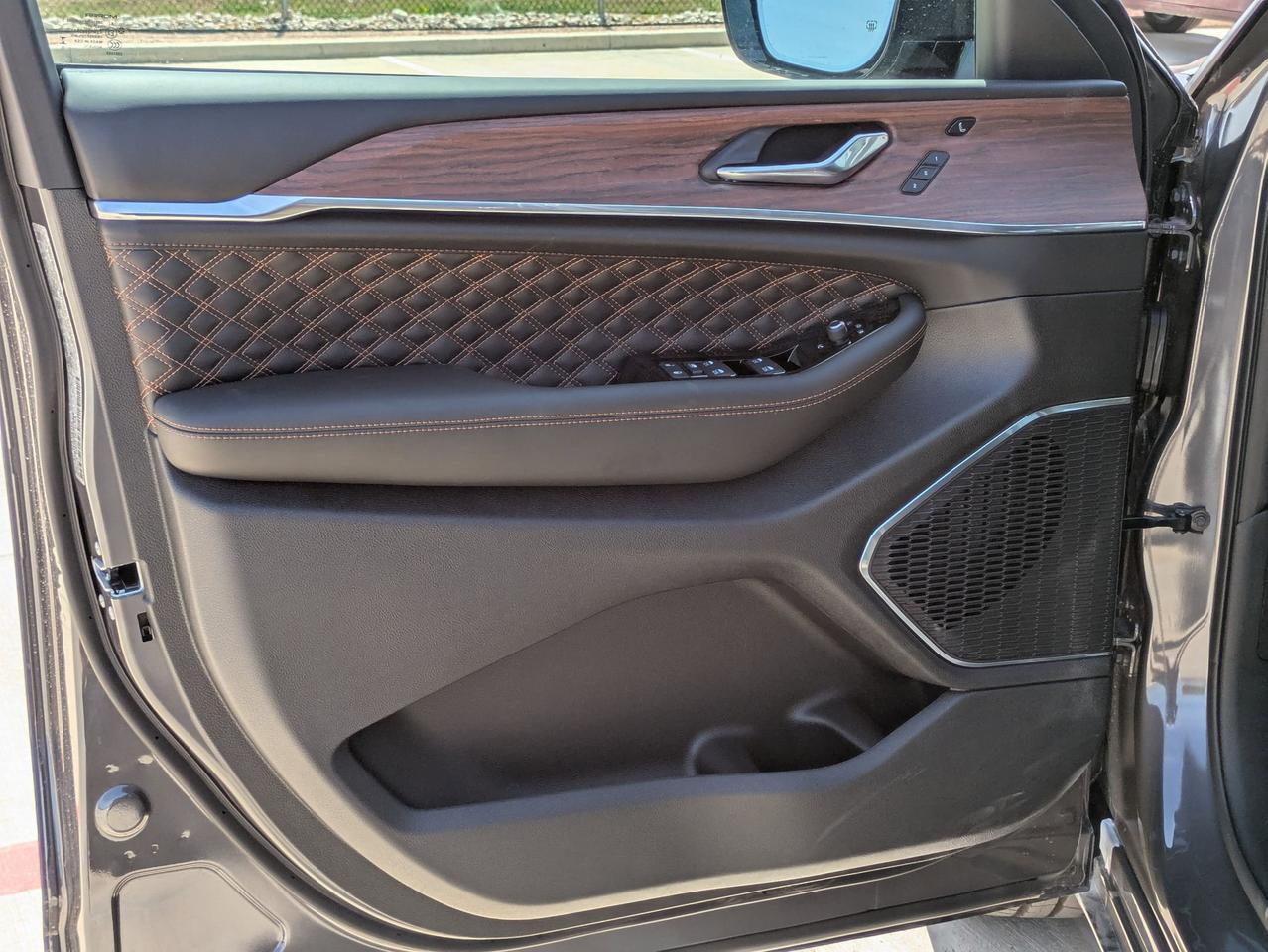 2025 Jeep Grand Cherokee L Summit Castroville TX