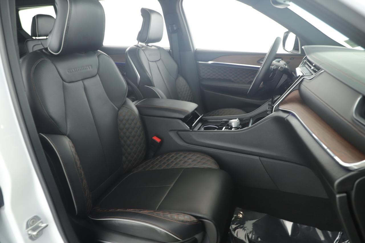 2025 Jeep Grand Cherokee L Summit New Braunfels TX