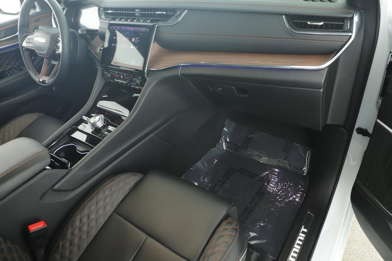 2025 Jeep Grand Cherokee L Summit New Braunfels TX