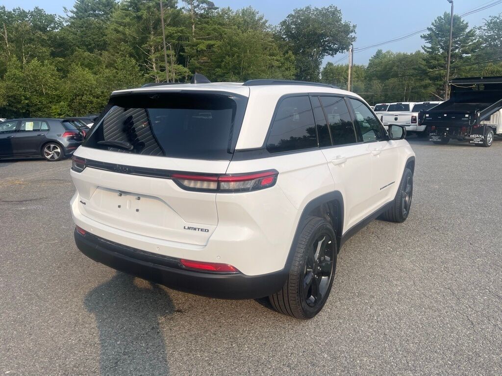 2025 Jeep Grand Cherokee LIMITED 4X4 Orange MA