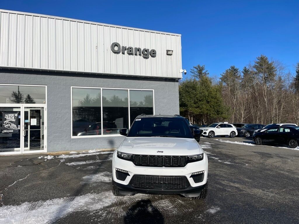 2025 Jeep Grand Cherokee LIMITED 4X4 Orange MA