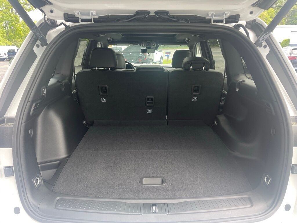 2025 Jeep Grand Cherokee LIMITED 4X4 Orange MA