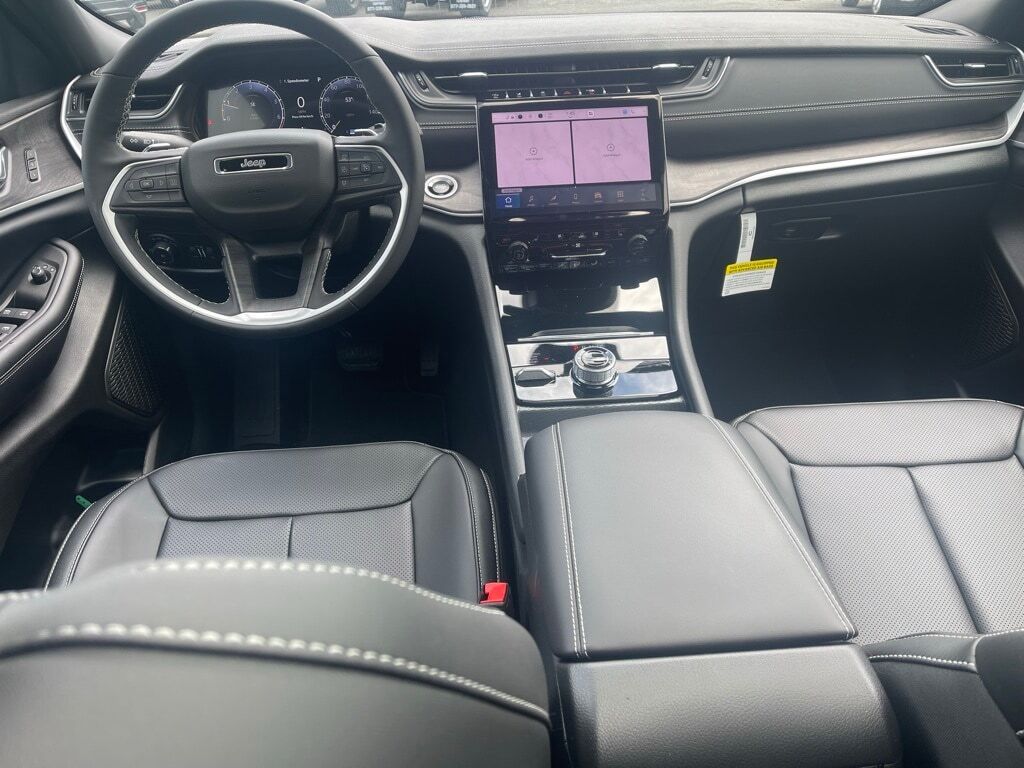 2025 Jeep Grand Cherokee LIMITED 4X4 Orange MA