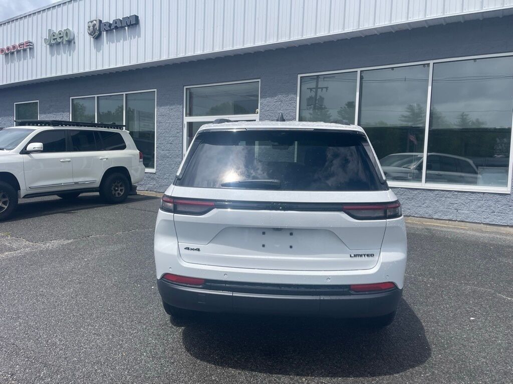2025 Jeep Grand Cherokee LIMITED 4X4 Orange MA