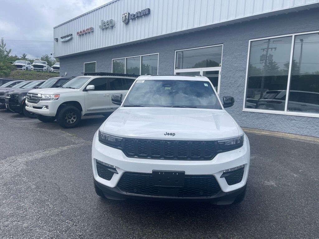 2025 Jeep Grand Cherokee LIMITED 4X4 Orange MA
