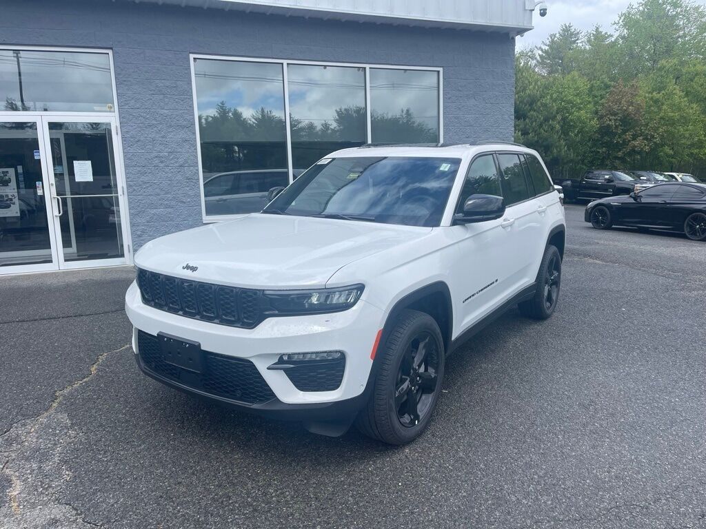 2025 Jeep Grand Cherokee LIMITED 4X4 Orange MA