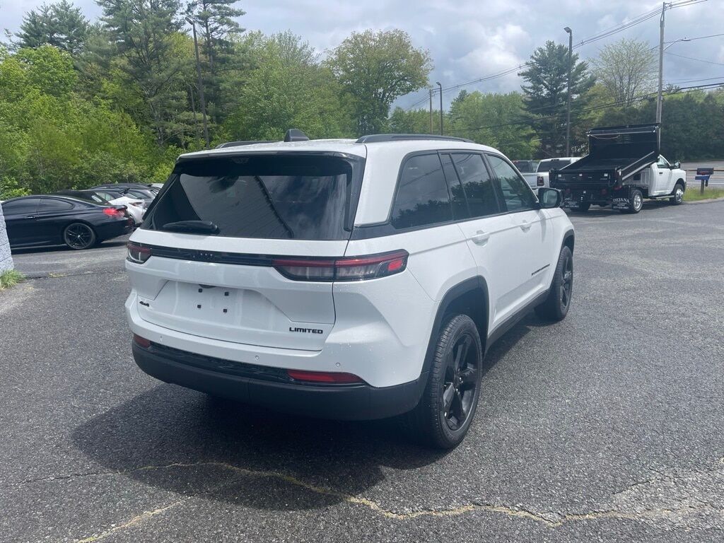 2025 Jeep Grand Cherokee LIMITED 4X4 Orange MA
